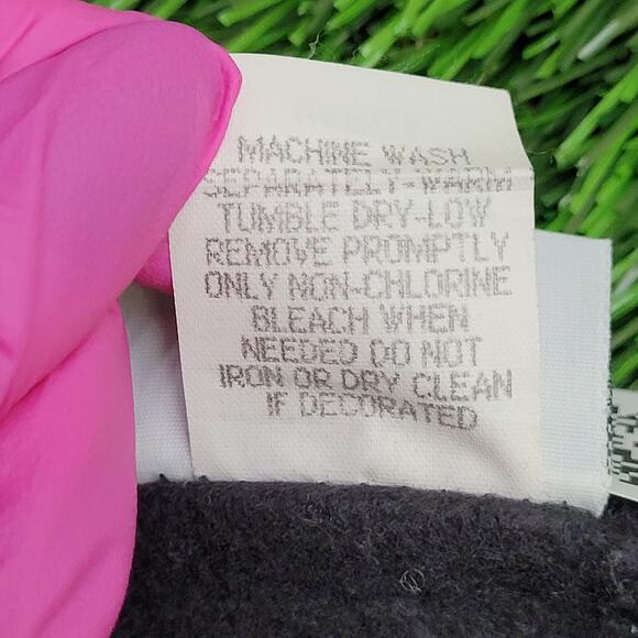 Vintage The-Legendary-Dukes Sweatshirt Women Large 21x24 USA - Picture 9 of 14